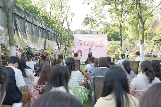 【感恩有你，白衣天使在行动】昨日，成都神康癫痫医院开展国际护士节户外团建