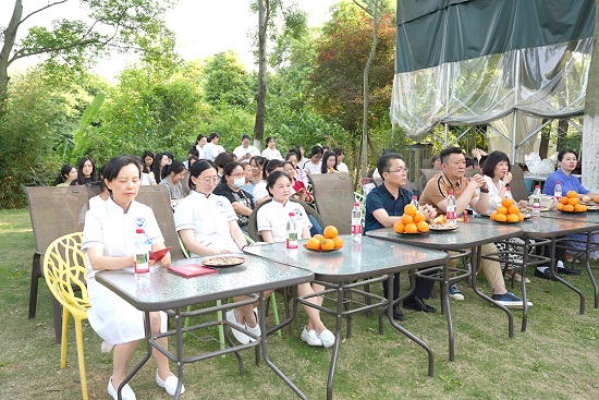 【感恩有你，白衣天使在行动】昨日，成都神康癫痫医院开展国际护士节户外团建